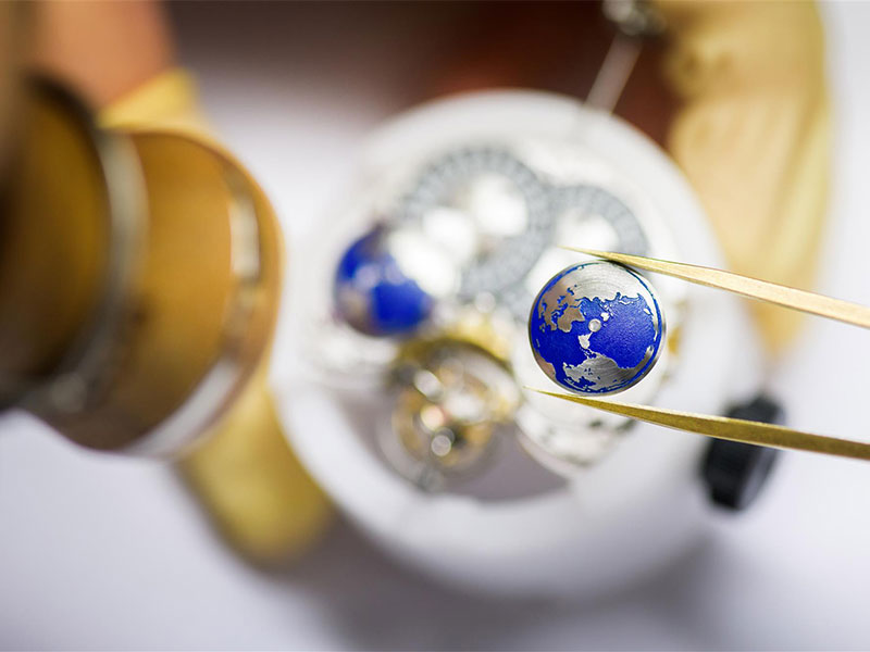 3 براءات اختراع... ساعة Edouard Bovet Tourbillon